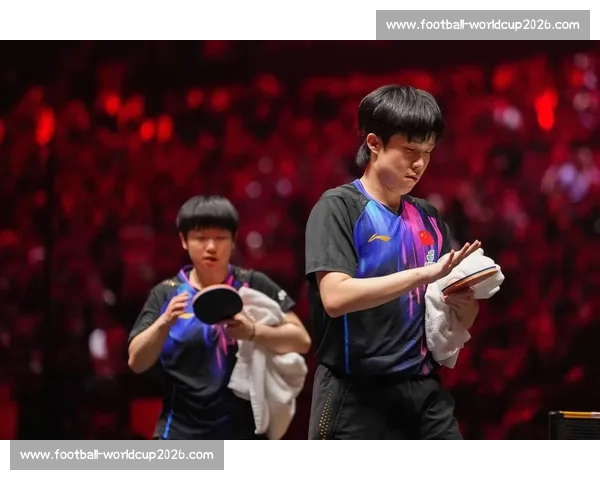 王楚钦笑对互动丢分!1-0 呼喊点燃胜负欲,国乒顶流上演反差萌