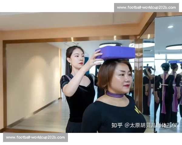 毕业季逆袭!邪修歪招 30 天矫正体态,求职照秒变气质大片 毕业季逆袭!邪修歪招 30 天矫正体态,求职照秒变气质大片